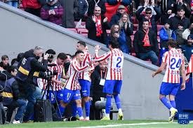 法甲-门德斯破门杜埃伤退 巴黎1-1洛里昂先赛领跑